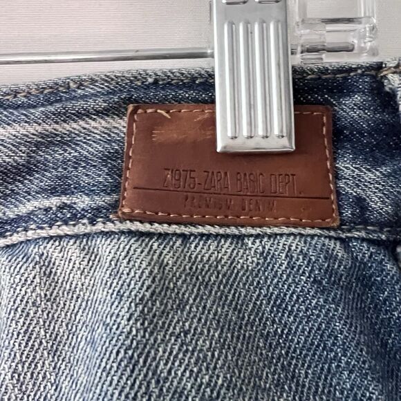 Zara D1975 Straight Leg Jeans Women's  Distressed Ankle Length Size 4 Relaxed - Picture 4 of 9